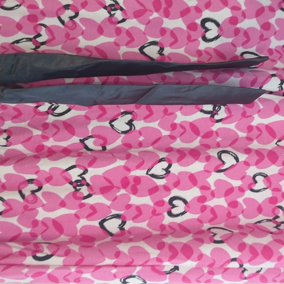 DKNY Pajama Set - Charcoal and Pink HeartsÚL - Picture 4 of 4